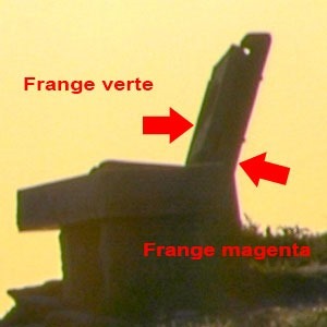 Fig. 4 - Mise en évidence des aberrations chromatiques sur un détail. Fig. 4 - Mise en évidence des aberrations chromatiques sur un détail.