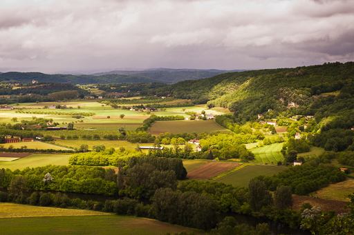 Oser sortir par temps variable pour faire de la photo permet de profiter des rayons de lumière qui travers les nuages et donne un modelé particulier aux paysages