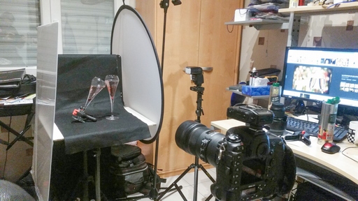 illustration du setup de prise de vue des coupes de champagne.