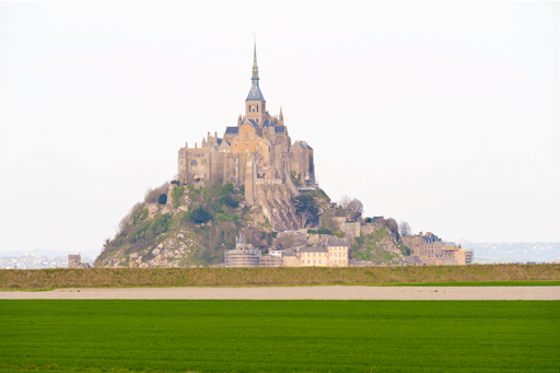 Illustration du recadrage pour redresser l'horizon d'un paysage