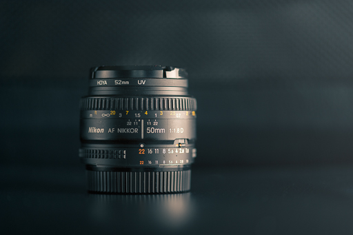Illustration de l'article sur les avantages des objectifs à focale fixe de 50 mm