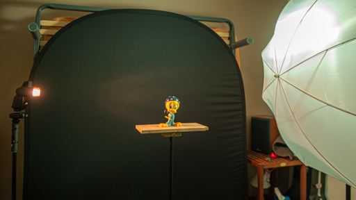 Exemple de setup de flashes déporté avec gélatines et parapluie d'un coté