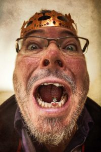 Cliquez pour ouvrir en grand. Avoir une dent contre la fève !